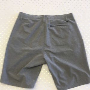 denali stretch hybrid cargo shorts
